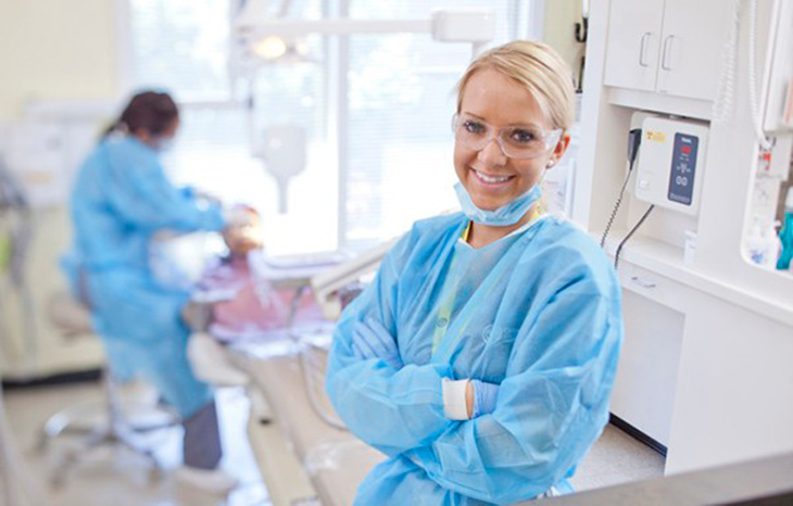 10 Tips untuk Memaksimalkan Karyawan Sementara di Klinik Gigi