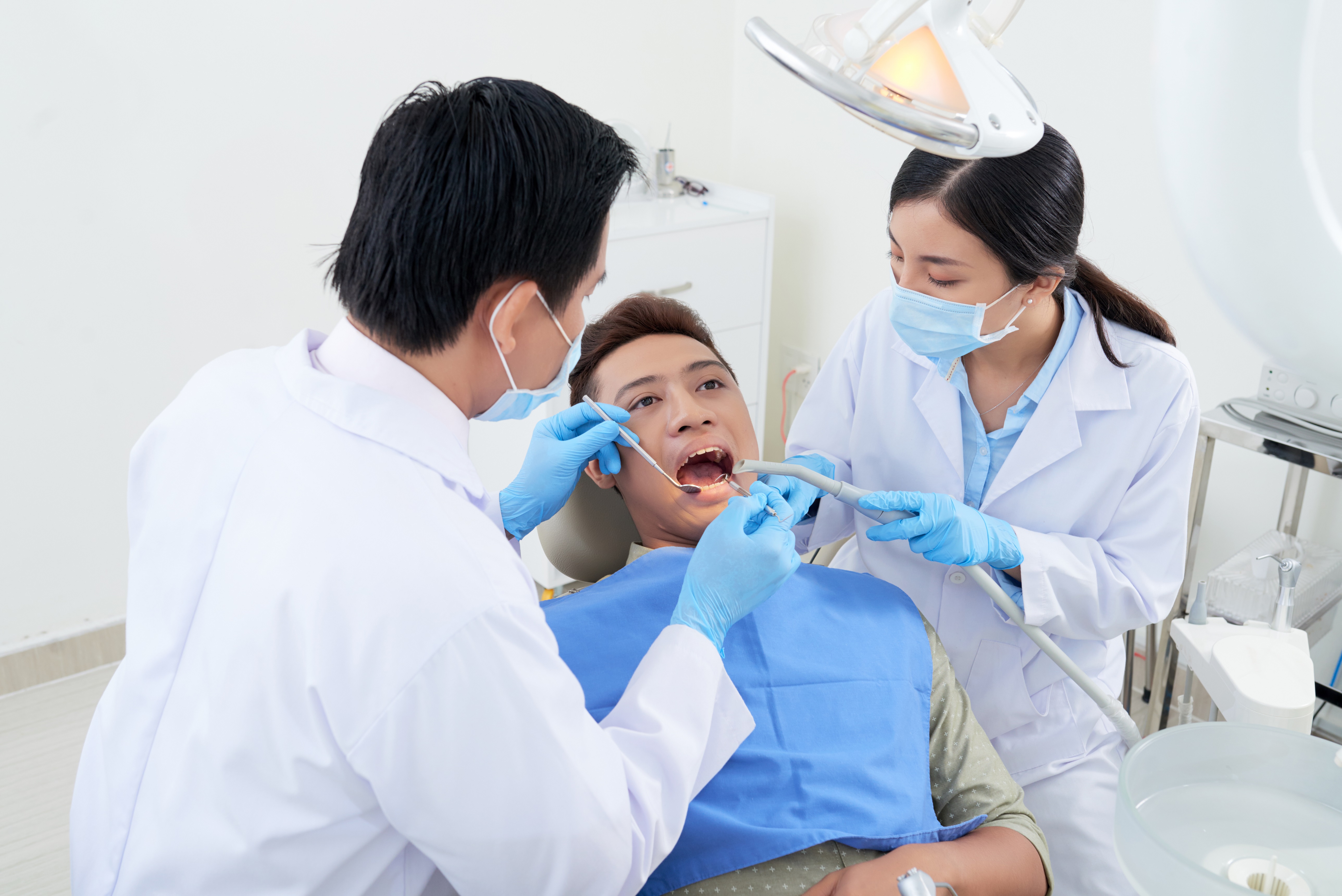 Perlu Disimak! Panduan Alat Pelindung Tangan Saat Praktik Kedokteran Gigi